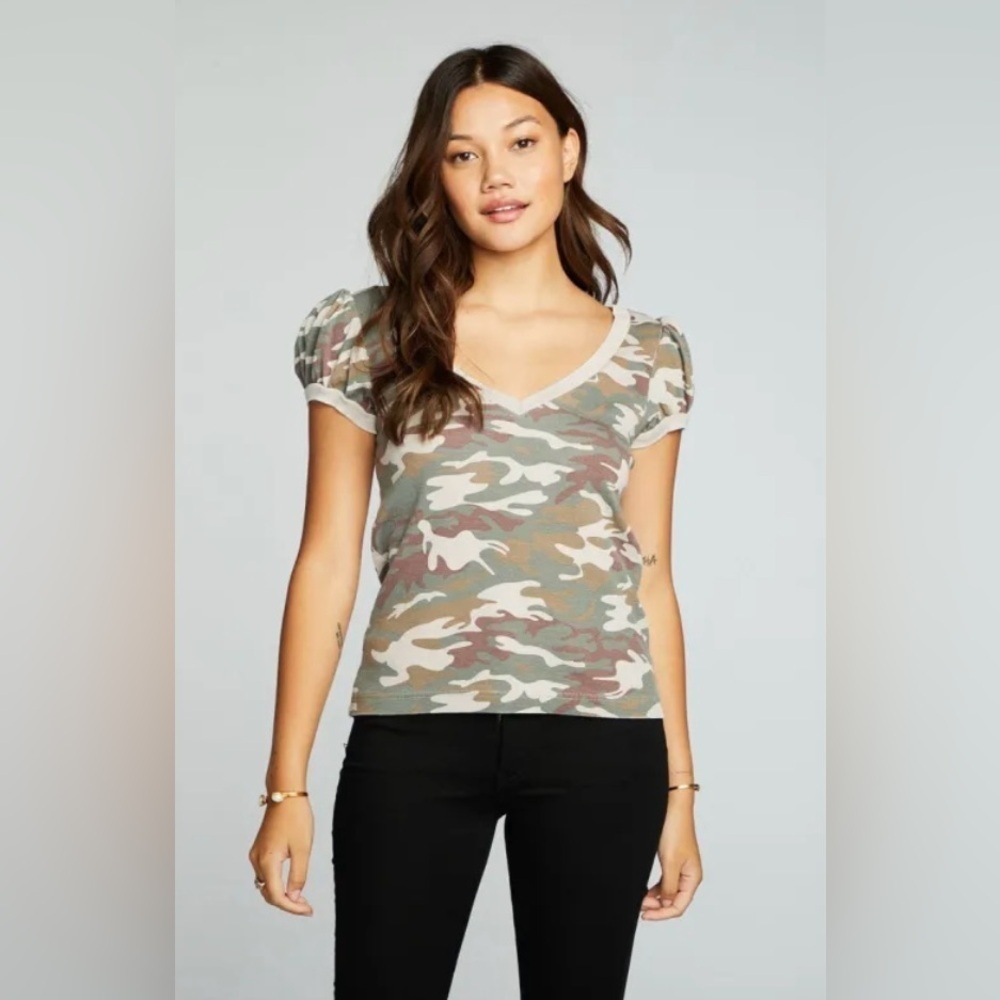 CHASER EUC Sz L Camouflage V-Neck/Puff-sleeve Top